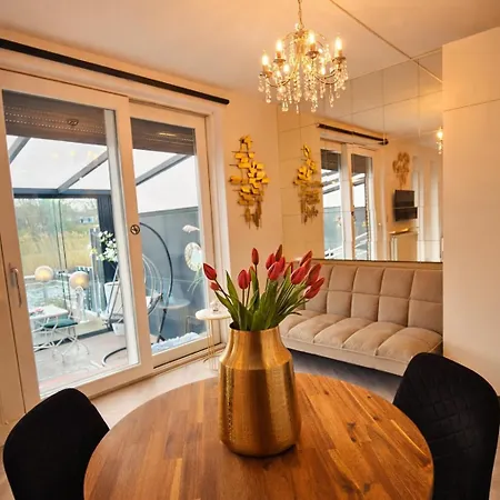 Amberdi Amsterdam Schiphol Airport * Хоофддорп