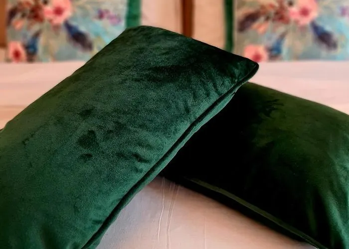 Amberdi Amsterdam Schiphol Airport *