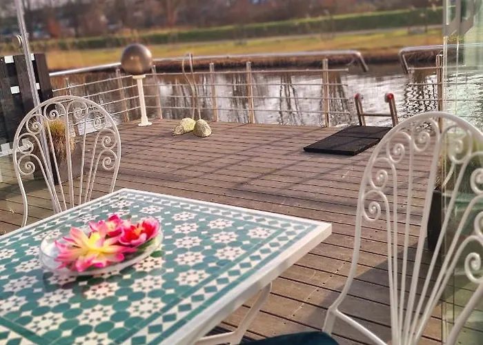 Amberdi Amsterdam Schiphol Airport *